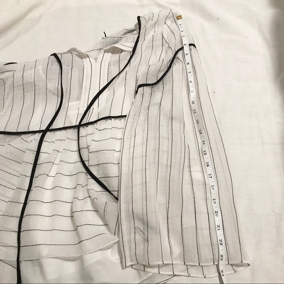 DKNY sheer peplum top with attached white camisole Long Sleeve Blouse Size M - Picture 5 of 8